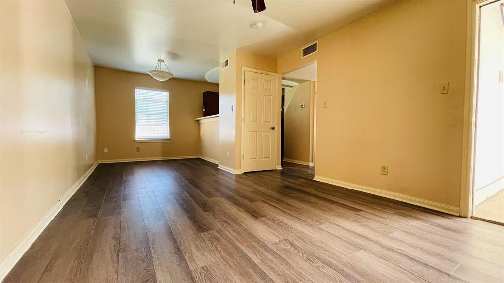304 Dell Ct in Houston, TX - Building Photo