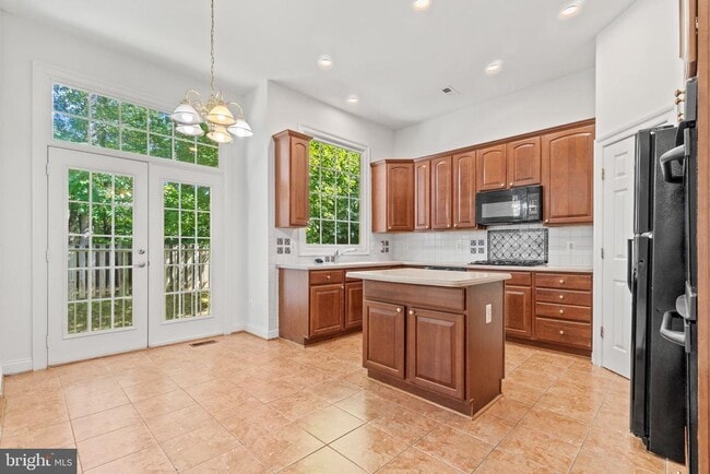 13049 Taverner Loop in Woodbridge, VA - Building Photo - Building Photo