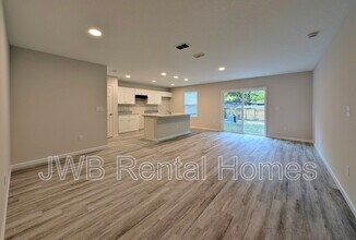 8342 Nussbaum Dr in Jacksonville, FL - Building Photo - Building Photo