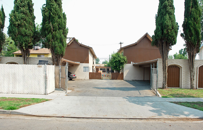 1505 E Yale Ave in Fresno, CA - Foto de edificio - Building Photo