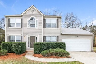 100 Old Surrey Ct in College Park, GA - Building Photo