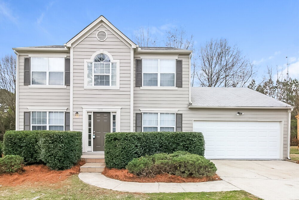 100 Old Surrey Ct in College Park, GA - Building Photo