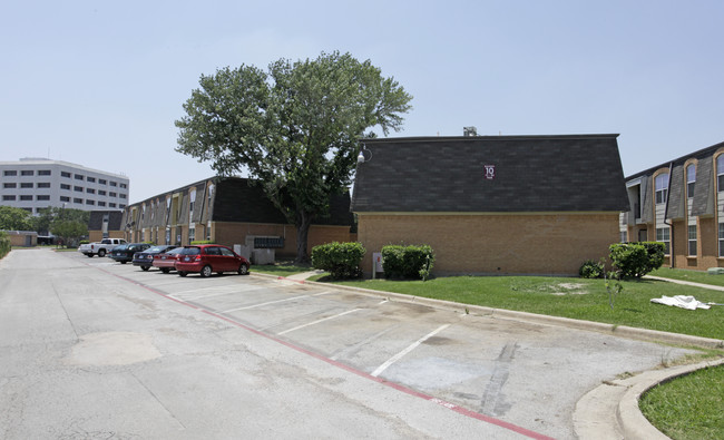 Glenview Square in North Richland Hills, TX - Building Photo - Building Photo