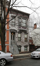 231 Elm St in Albany, NY - Foto de edificio - Building Photo