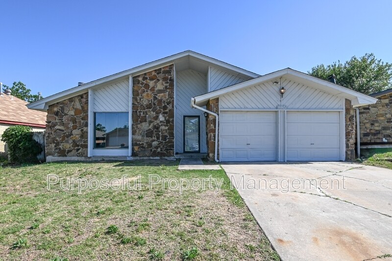 8224 NW 87th St in Oklahoma City, OK - Building Photo
