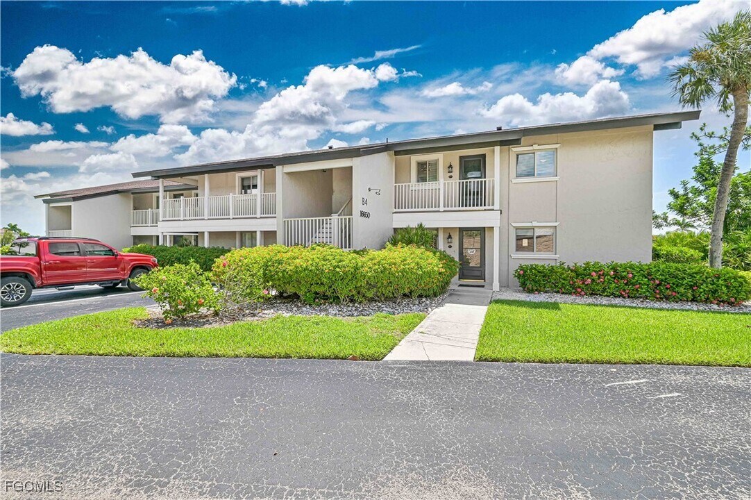 16650 Partridge Place Rd in Ft. Myers, FL - Building Photo