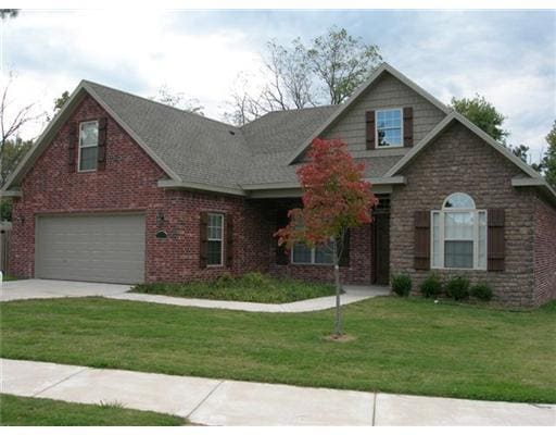 property at 1406 S 14th Pl