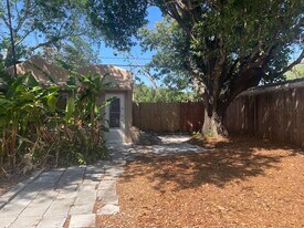 2739 Fillmore St in Hollywood, FL - Building Photo