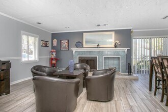 Woodhollow Apartments in Orlando, FL - Building Photo - Building Photo