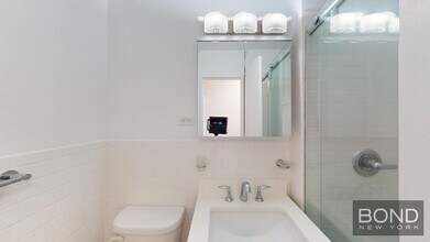 401 E 88th St in New York, NY - Building Photo - Building Photo