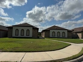 3005 E Diamondhead Ave in Mission, TX - Building Photo