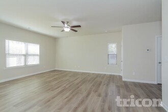 106 Spring Knoll Dr in Charlotte, NC - Foto de edificio - Building Photo