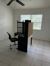 9477 Forest Hills Pl in Tampa, FL - Foto de edificio - Building Photo