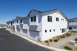 Lehi Cove in Mesa, AZ - Foto de edificio - Building Photo