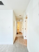 2611 NW 21st St in Fort Lauderdale, FL - Building Photo - Building Photo