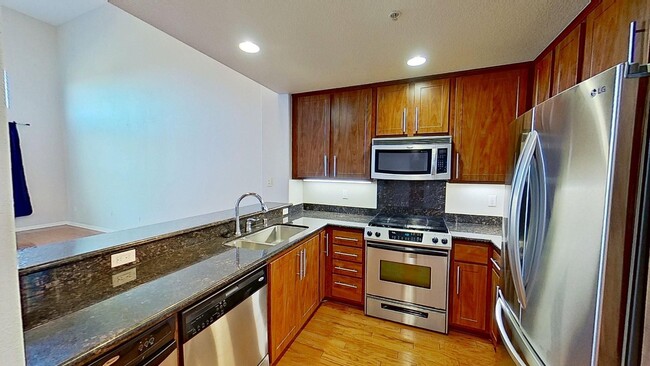 12688 Chapman Ave in Garden Grove, CA - Foto de edificio - Building Photo