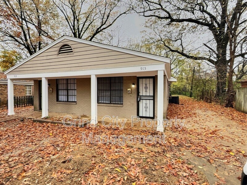 915 Pope St in Memphis, TN - Building Photo