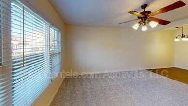 98 Rotunda Cir in Asheville, NC - Building Photo - Building Photo