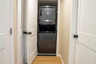 1400 Northcrest Dr in Silver Spring, MD - Building Photo - Building Photo