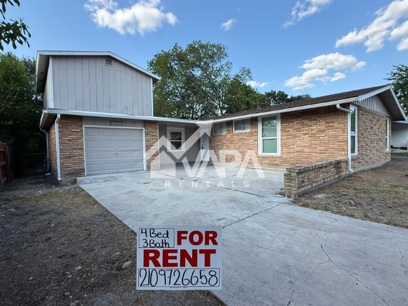 4411 Eisenhauer Rd in San Antonio, TX - Building Photo