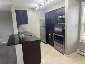 3315 James Mowatt Trl SW in Edmonton, AB - Building Photo - Building Photo