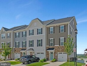 46366 Mount Kellogg Ter in Sterling, VA - Building Photo - Building Photo