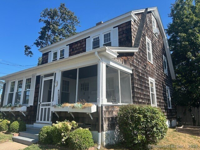 7 Roberts St in West Haven, CT - Building Photo - Building Photo