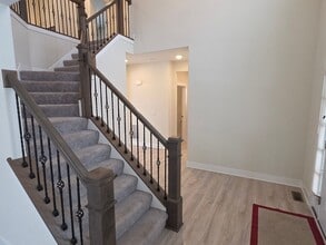 N65W23611 Hillview Dr in Sussex, WI - Building Photo - Building Photo