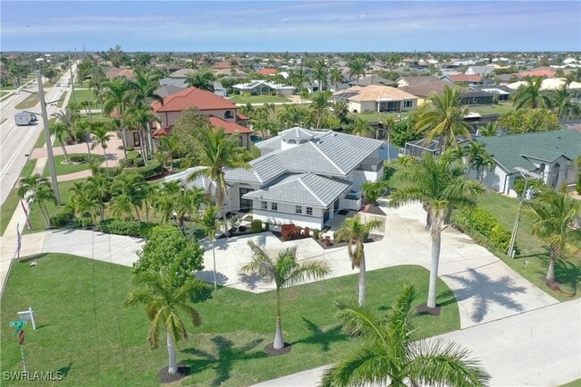 2417 Cape Coral Pkwy W in Cape Coral, FL - Building Photo - Building Photo