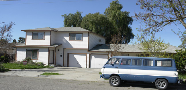 585-589 N K St in Livermore, CA - Building Photo - Building Photo