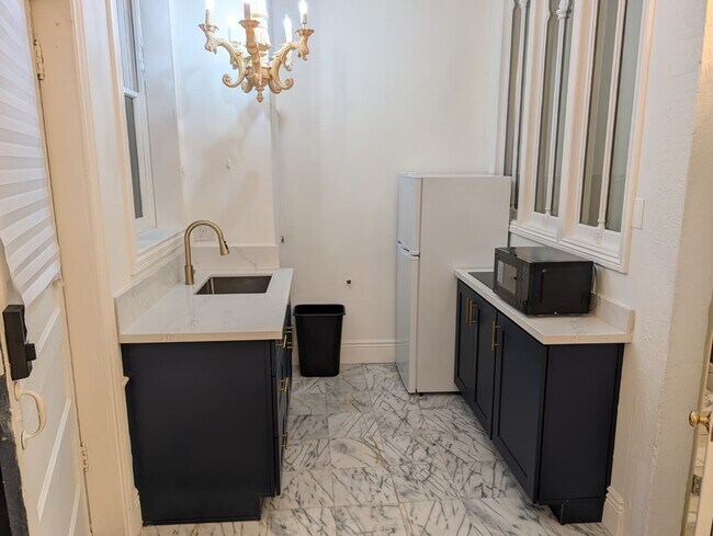 2010 19th St, Unit Studio A in San Francisco, CA - Building Photo - Building Photo