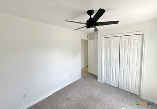 809 W Avenue D in Belton, TX - Building Photo - Building Photo