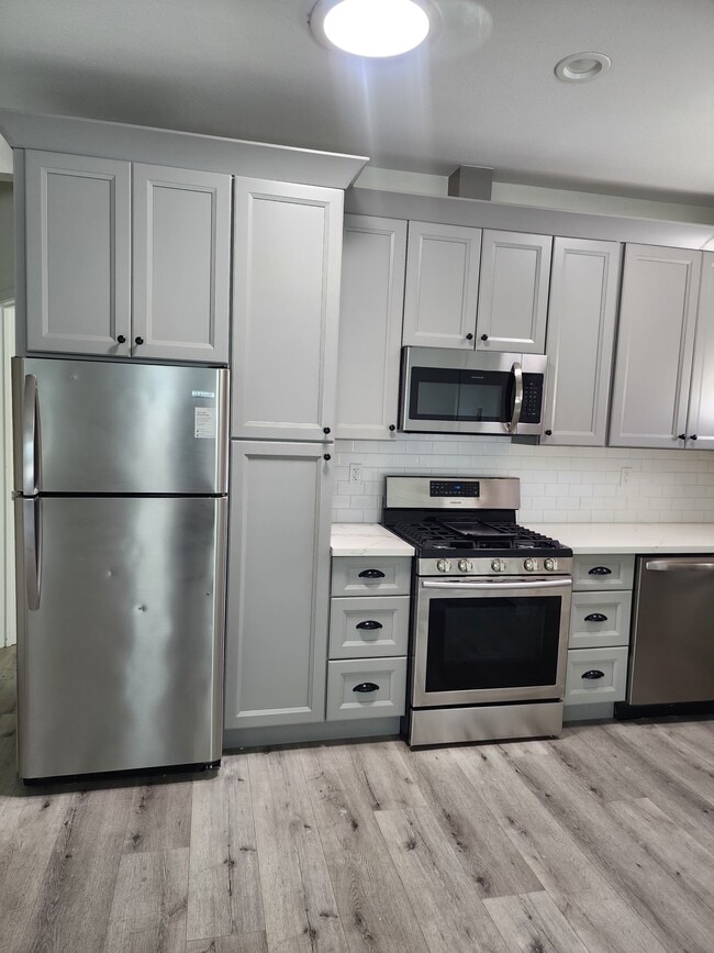 119 S Westmoreland Ave, Unit 121