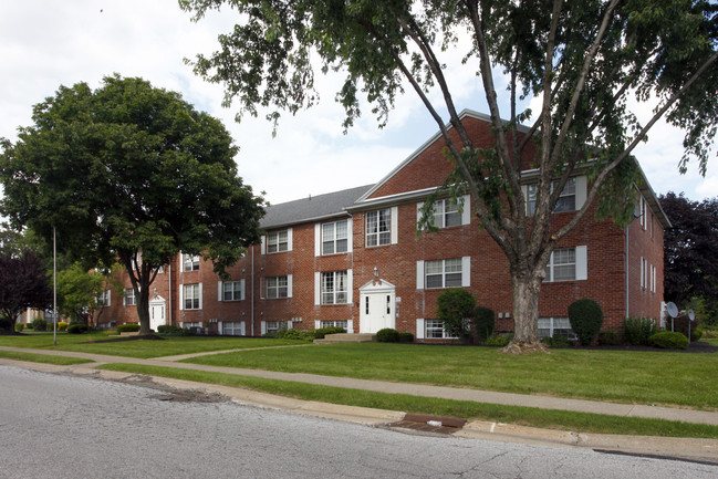 Oak Suites in Canton, OH - Foto de edificio - Building Photo