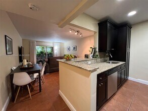 7473 SW 82nd St in Miami, FL - Building Photo - Building Photo