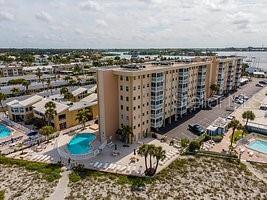 1255 Tarpon Center Dr in Venice, FL - Building Photo
