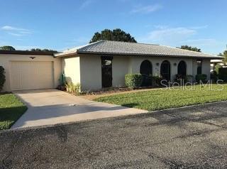 629 Seurat Dr in Nokomis, FL - Building Photo