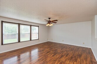 2372 Cedarmill Dr in Franklin, IN - Building Photo - Building Photo