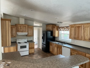 699-495 Circle Ct in Susanville, CA - Foto de edificio - Building Photo