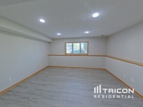 2094 French Trace Ave in Shakopee, MN - Building Photo - Building Photo
