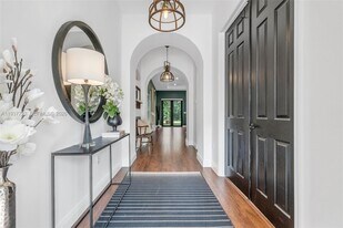 4038 NW 85th Ave in Pembroke Pines, FL - Building Photo