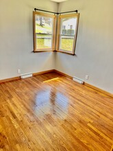 1524 Hillside Dr NW in Cedar Rapids, IA - Building Photo - Building Photo