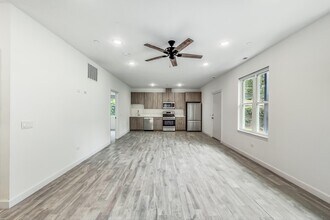 6135 S Kimbark Ave, Unit 103 in Chicago, IL - Foto de edificio - Building Photo