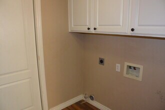 2531 E Mary Ave in Visalia, CA - Building Photo - Building Photo