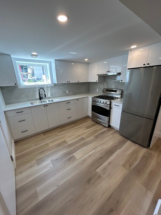 1100 Richard Av in Ottawa, ON - Building Photo