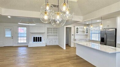 3915 Spring Hollow Dr in Carrollton, TX - Building Photo - Building Photo