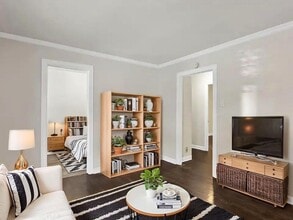 166 Eastbourne Ave in Toronto, ON - Building Photo - Building Photo