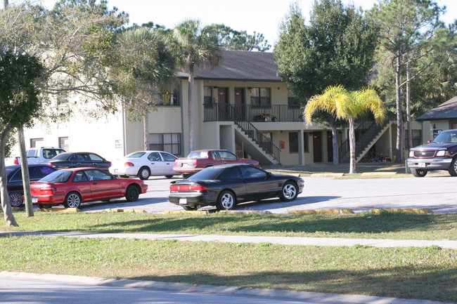 Granada Apartments of Clearwater in Clearwater, FL - Building Photo - Building Photo