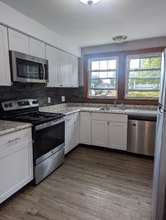 178 Cottage Rd in South Portland, ME - Building Photo - Building Photo