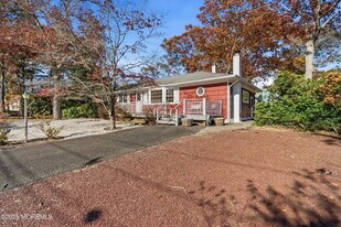 218 Holly Ave in Stafford Township, NJ - Building Photo